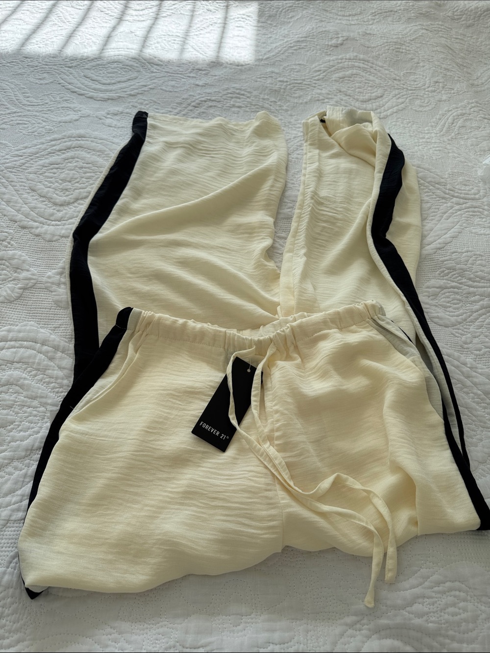 NWT Forever 21 Cream Jogger Pants with Black Side Stripes - Drawstring Waist